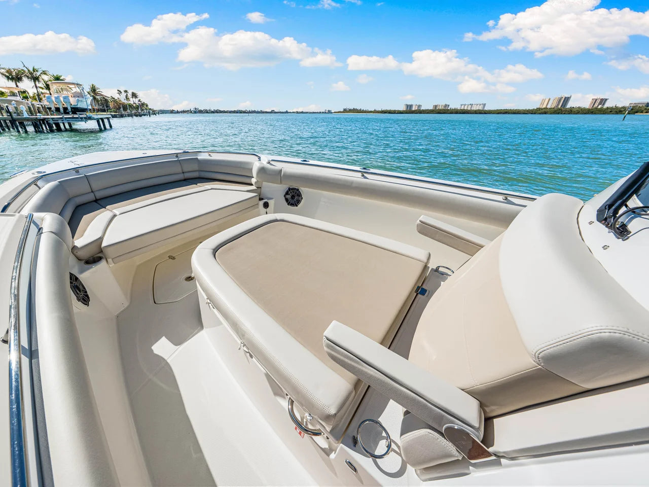 2026 Boston Whaler 330 Outrage 33.0 feet, Sarasota, FL #61