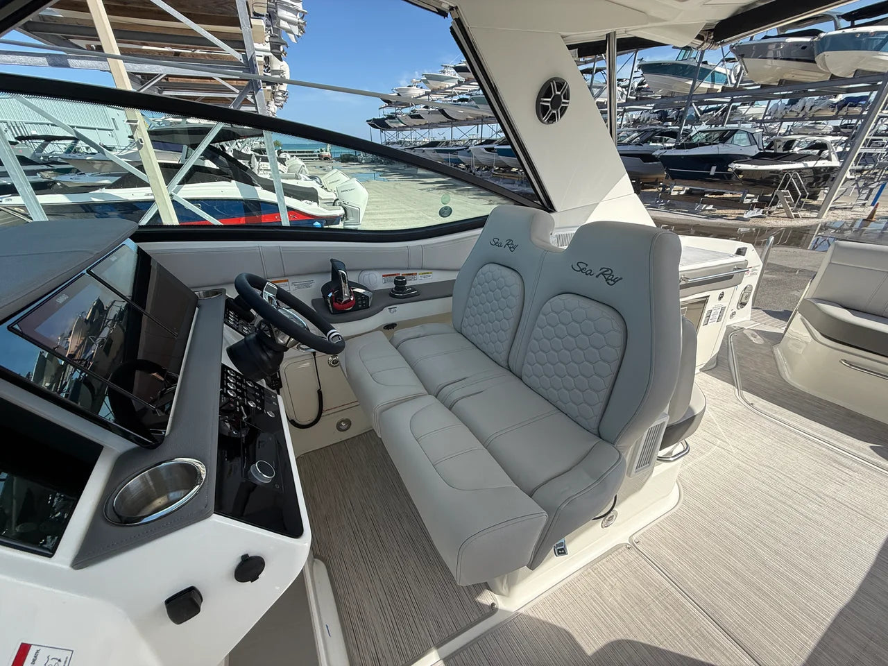 2027 Sea Ray Sundancer 320 Outboard 32.0 feet, Sarasota, FL #9