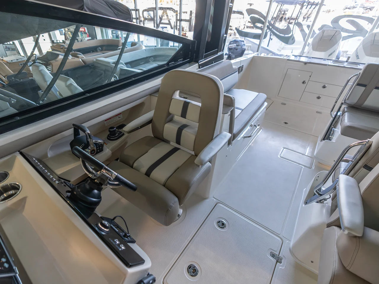 2026 Boston Whaler 330 Vantage 33.0 feet, Panama City, FL #45
