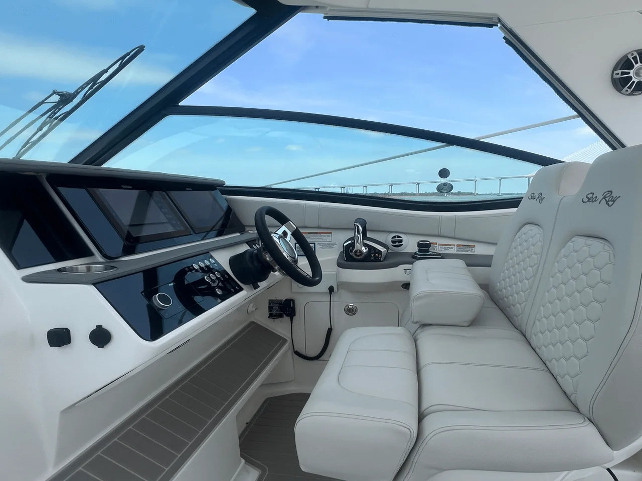 2025 Sea Ray Sundancer 320 Outboard 32.0 feet, Charleston, SC #32