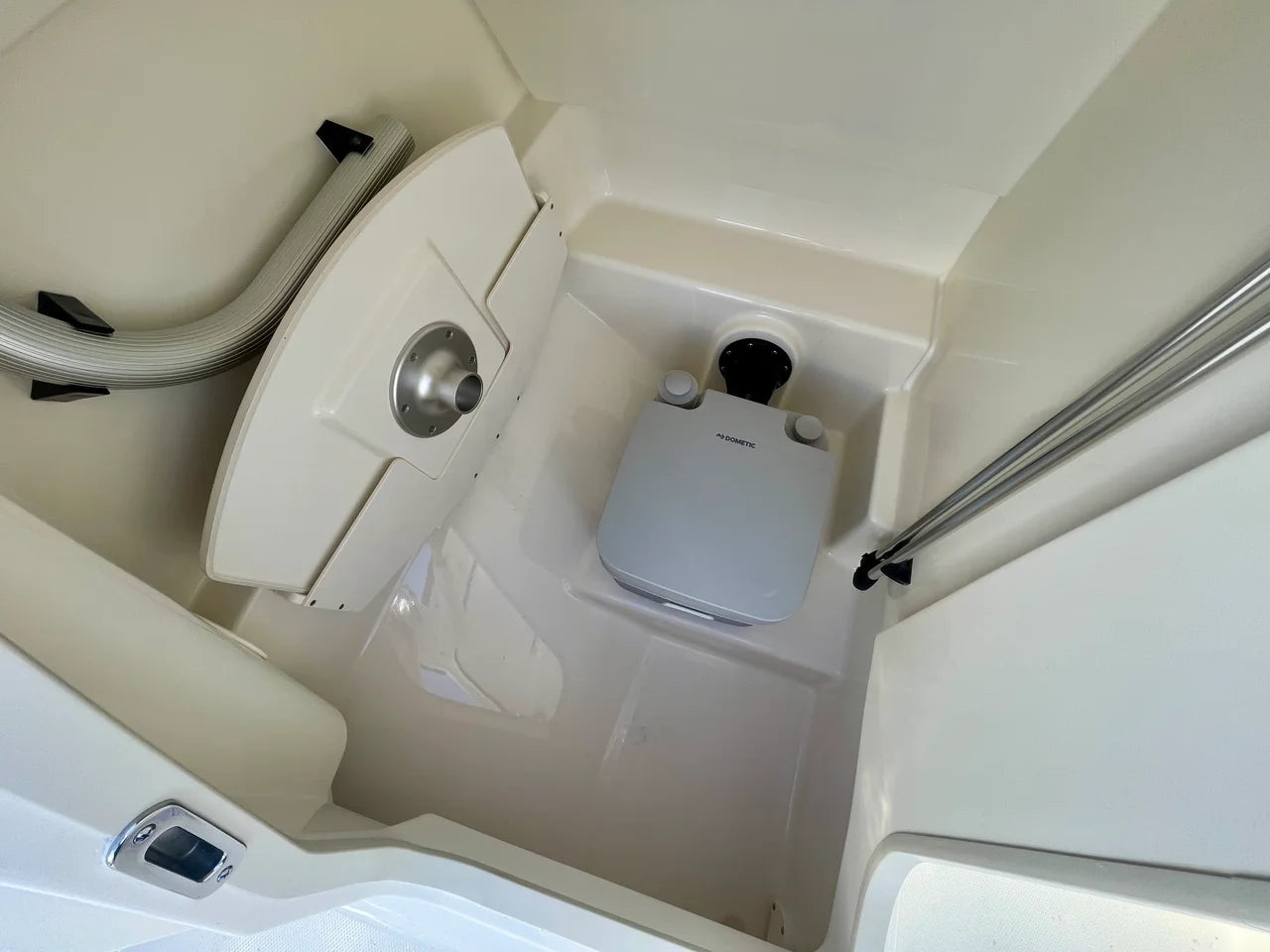 2026 Boston Whaler 210 Vantage 21.0 feet, Quincy, MA #12