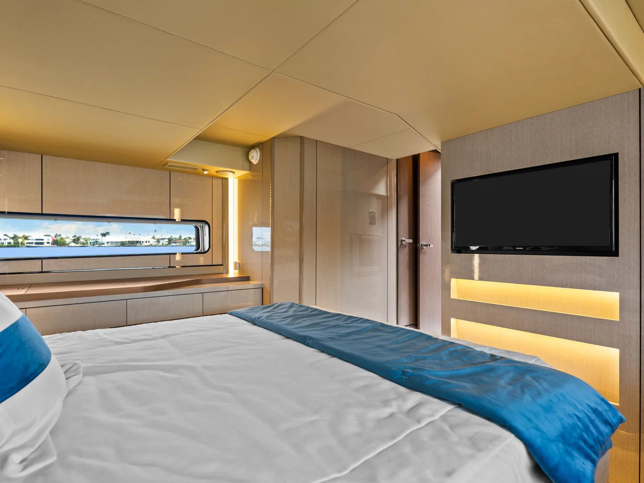 2026 Cruisers Yachts 57 FLY 57.0 feet, Miami, FL #20