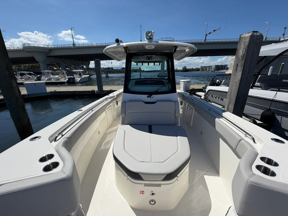 2026 Boston Whaler 330 Outrage 33.0 feet, Jupiter, Florida #42