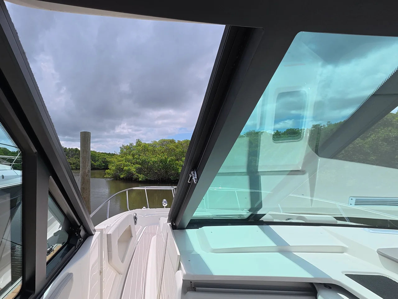 2026 Sea Ray Sundancer 320 Outboard 32.0 feet, Clearwater, Florida #39