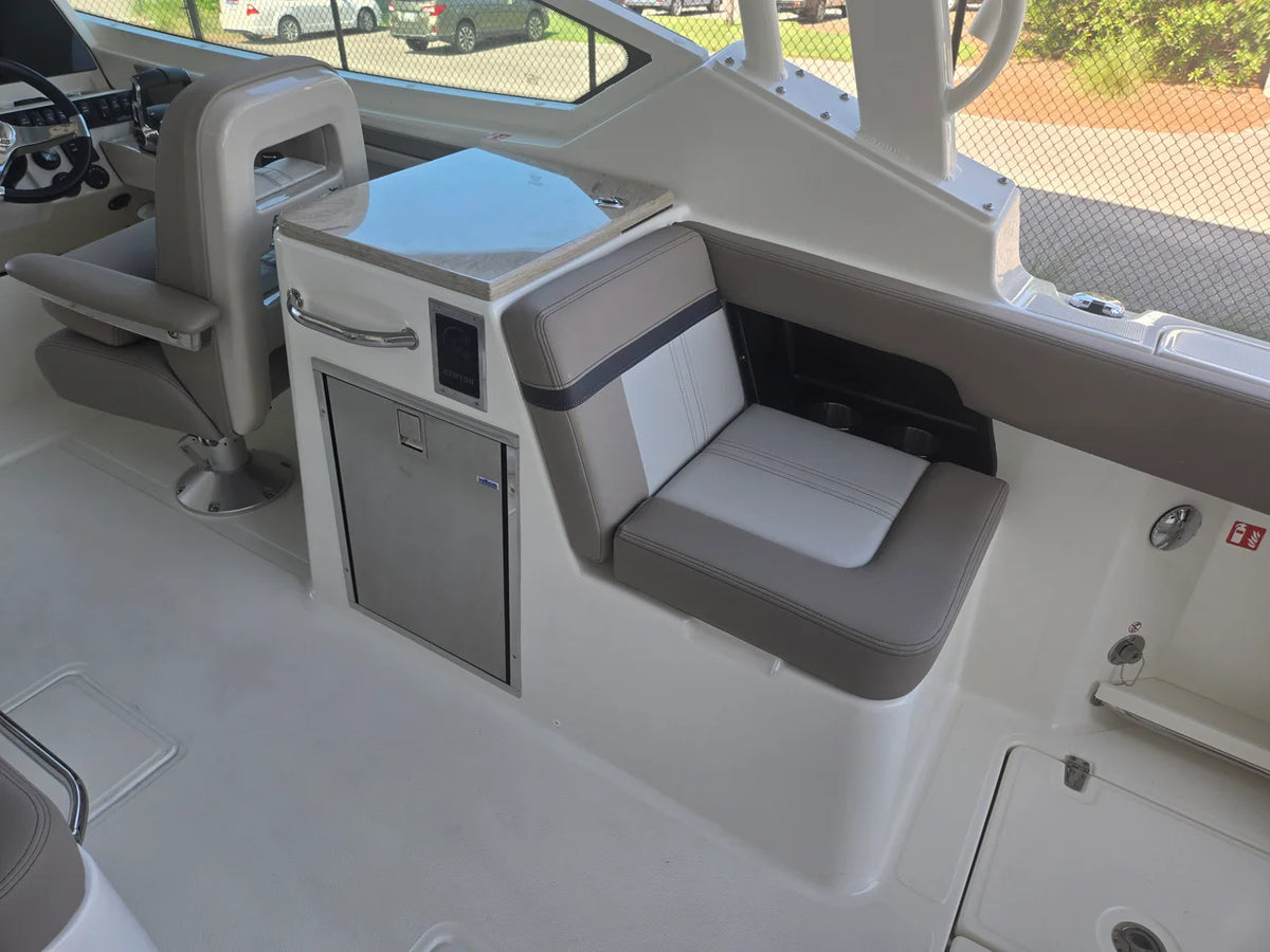2027 Boston Whaler 280 Vantage 28.0 feet, Charleston, SC #9