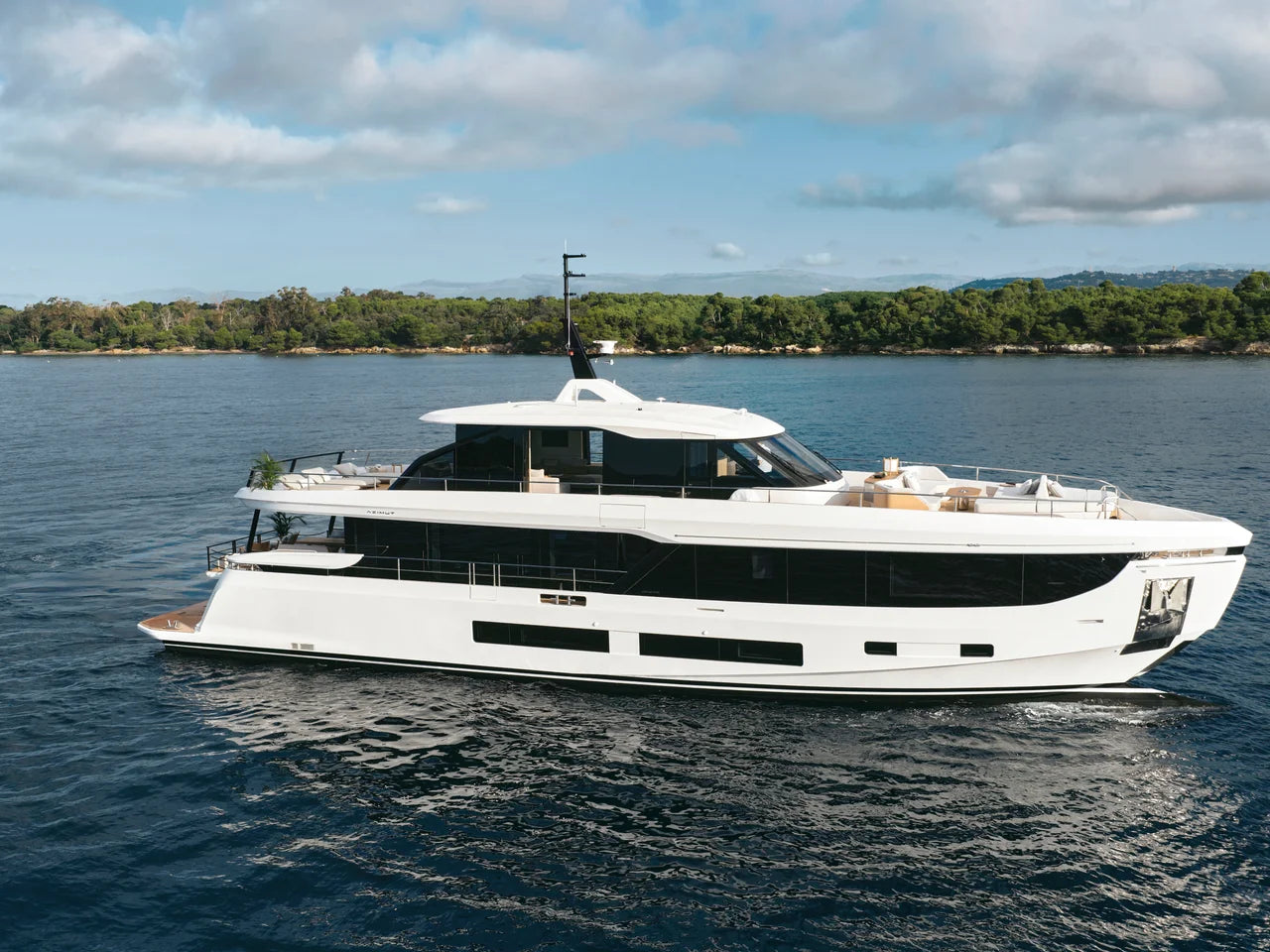 2026 Azimut Grande 30M 94.0 feet, Inuvik, Northwest Territories #7