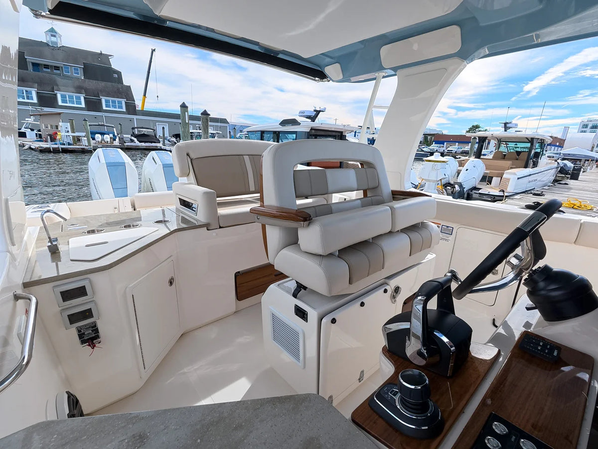 2027 Boston Whaler 350 Realm 35.0 feet, Norwalk, Connecticut #19