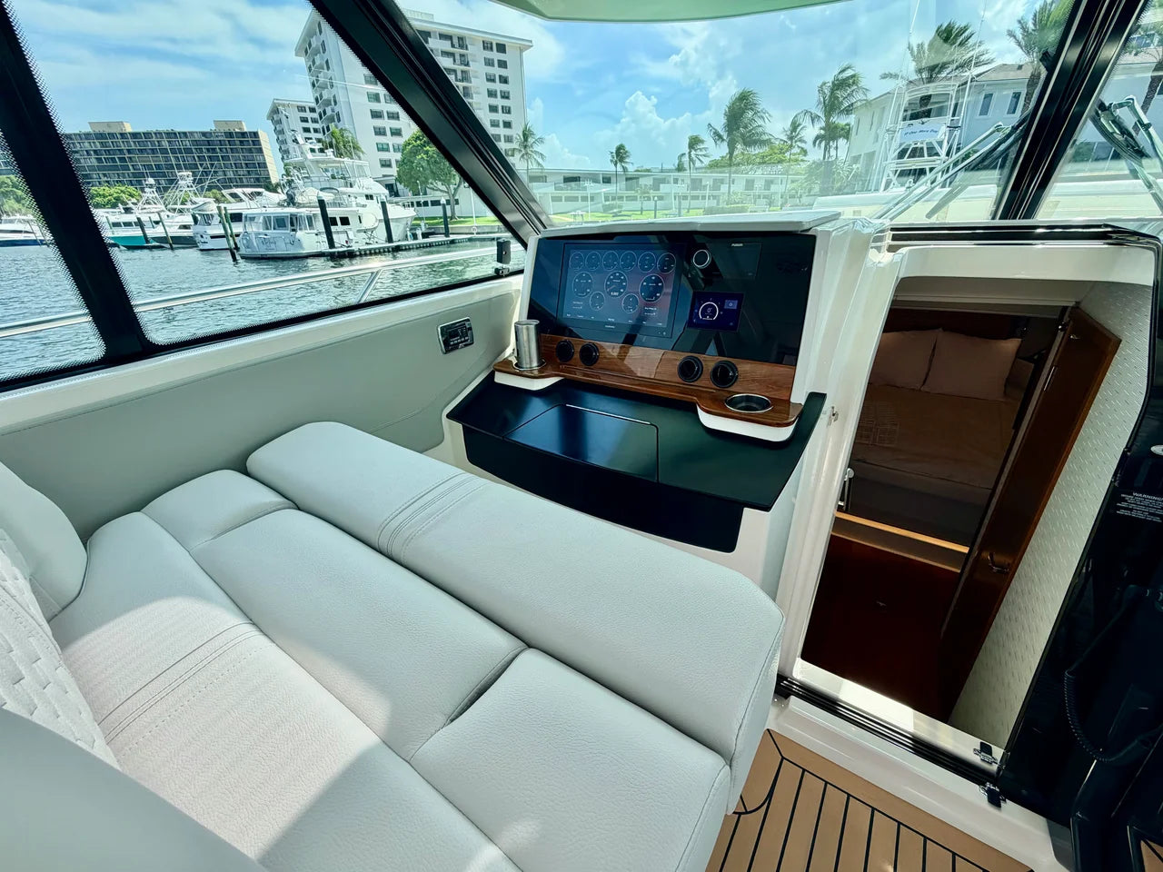 2022 Tiara Yachts 43 LE 43.0 feet, Jupiter, Florida #24