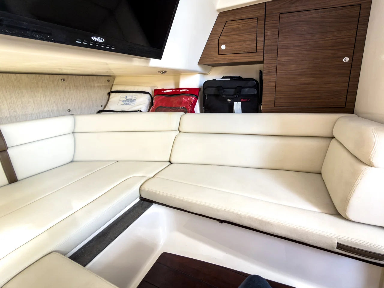 2022 Boston Whaler 350 Realm 35.0 feet, Fort Myers, FL #21