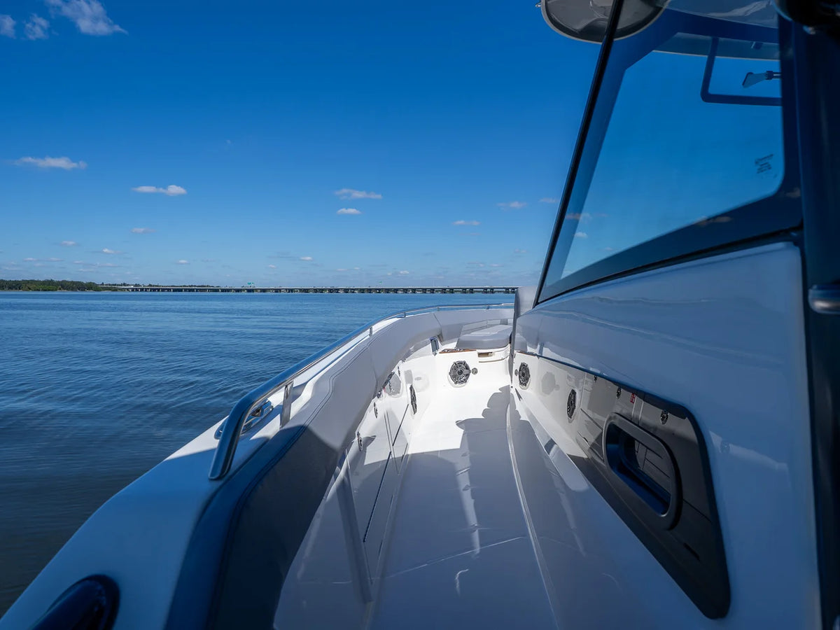2027 Boston Whaler 420 Outrage 42.0 feet, Clearwater, Florida #38
