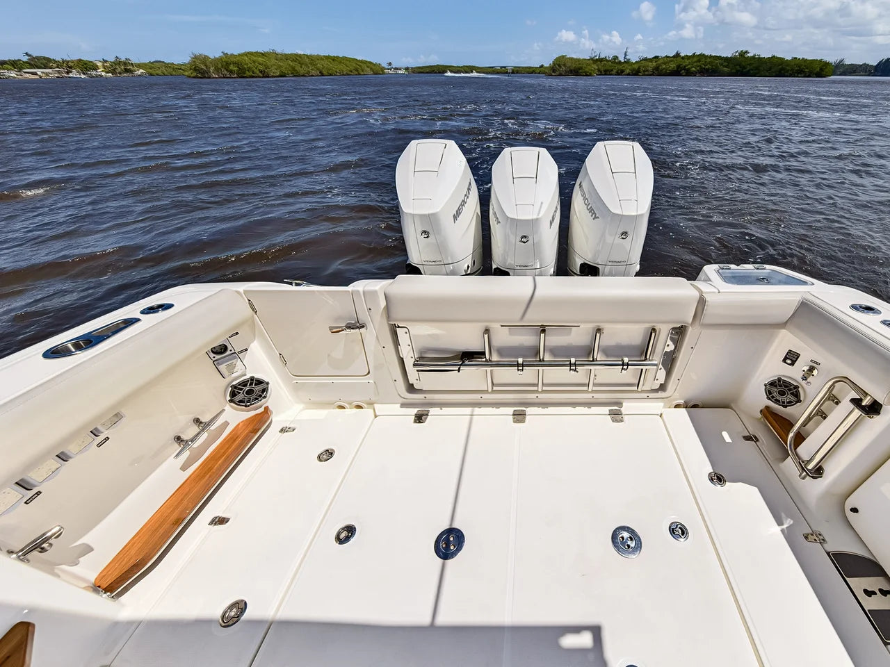2025 Boston Whaler 350 REALM 35.0 feet, Stuart, Florida #53