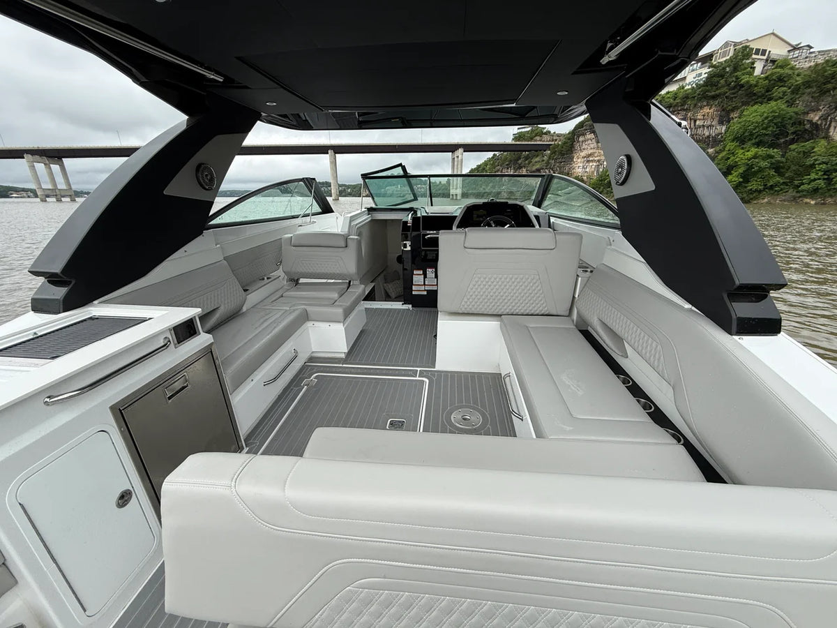 2026 Cruisers Yachts 34 GLS Outboard 34.0 feet, Lake Ozark, MO #12