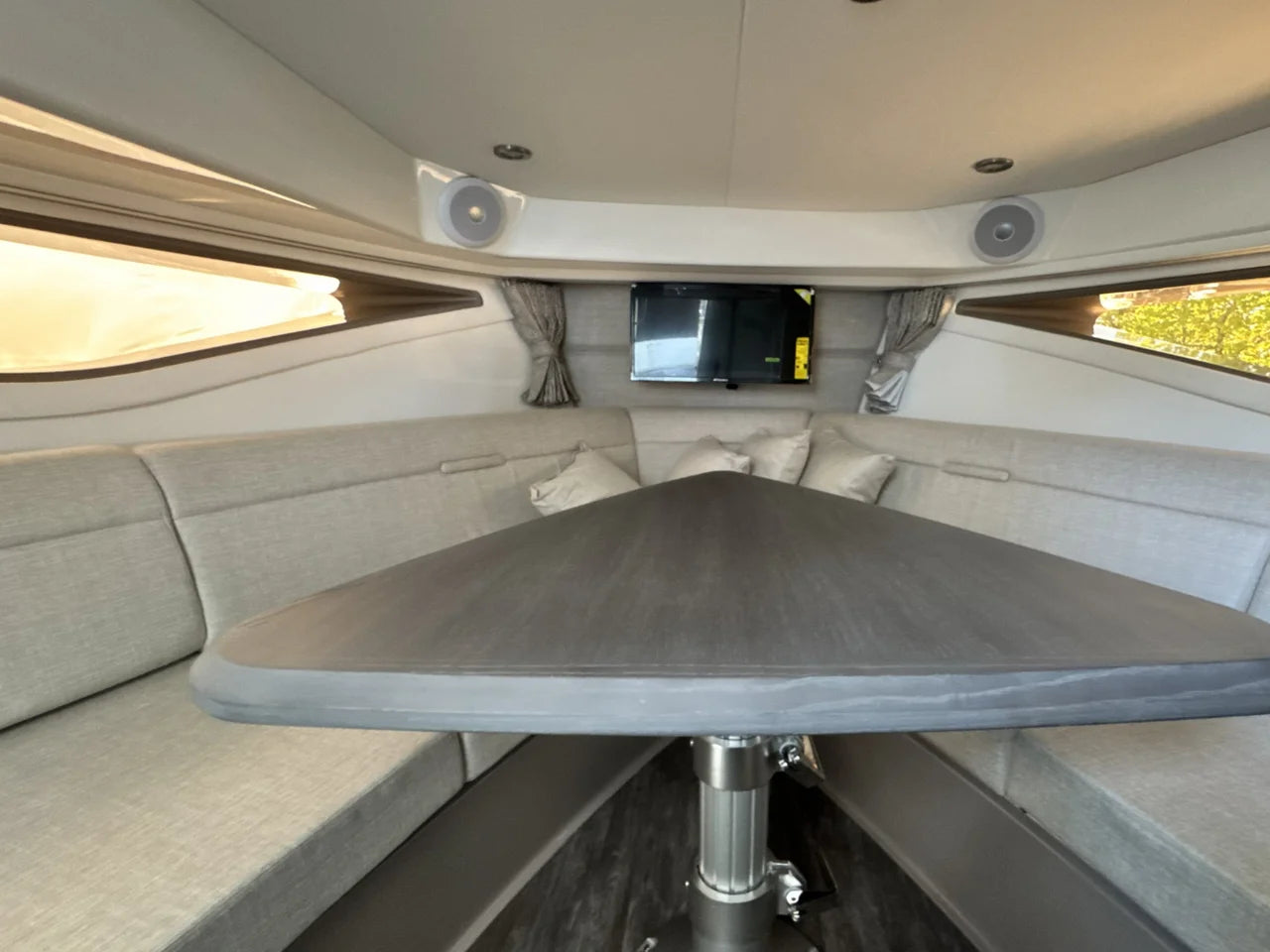2026 Sea Ray Sundancer 320 Outboard 32.0 feet, Huntington, NY #33