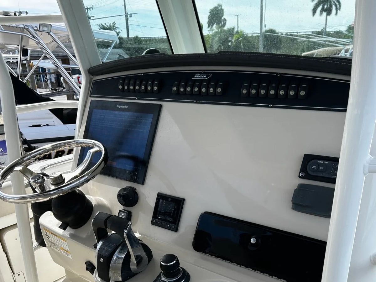 2018 Boston Whaler 330 OUTRAGE 33.0 feet, Ft. Lauderdale, FL #11
