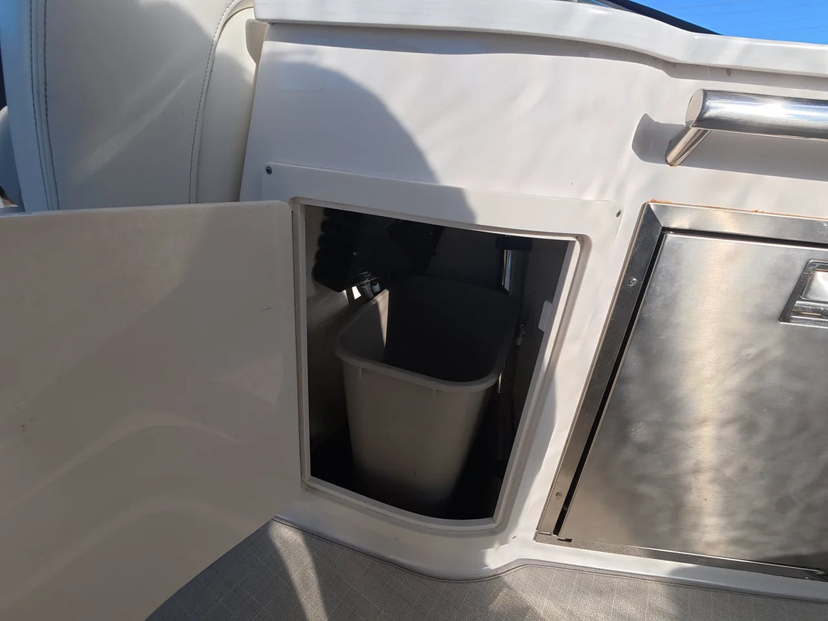 2022 Regal 33 XO 33.0 feet, Somers Point, New Jersey #13