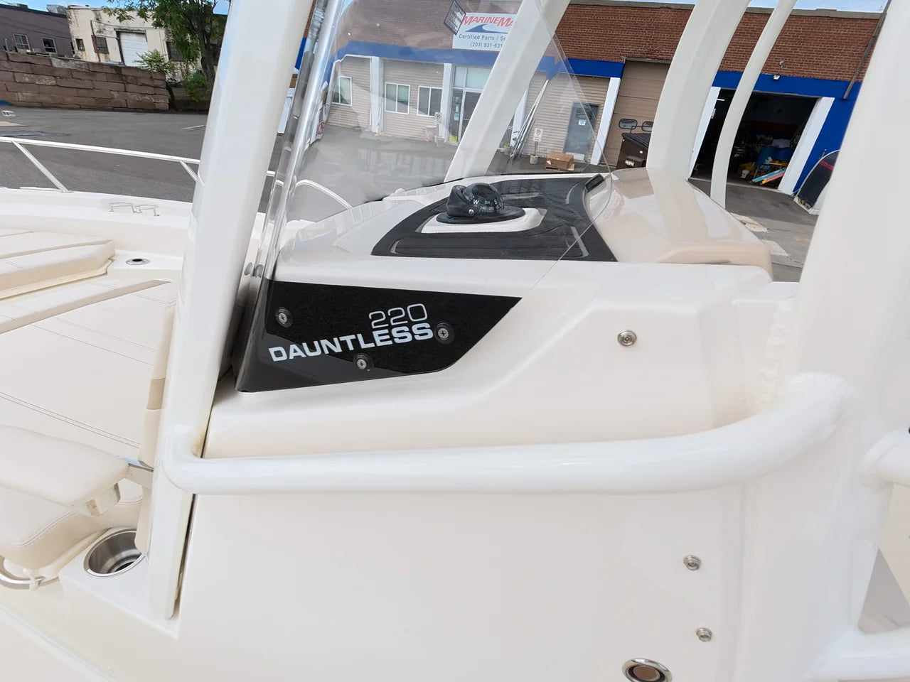 2027 Boston Whaler 220 Dauntless 22.0 feet, Norwalk, Connecticut #14