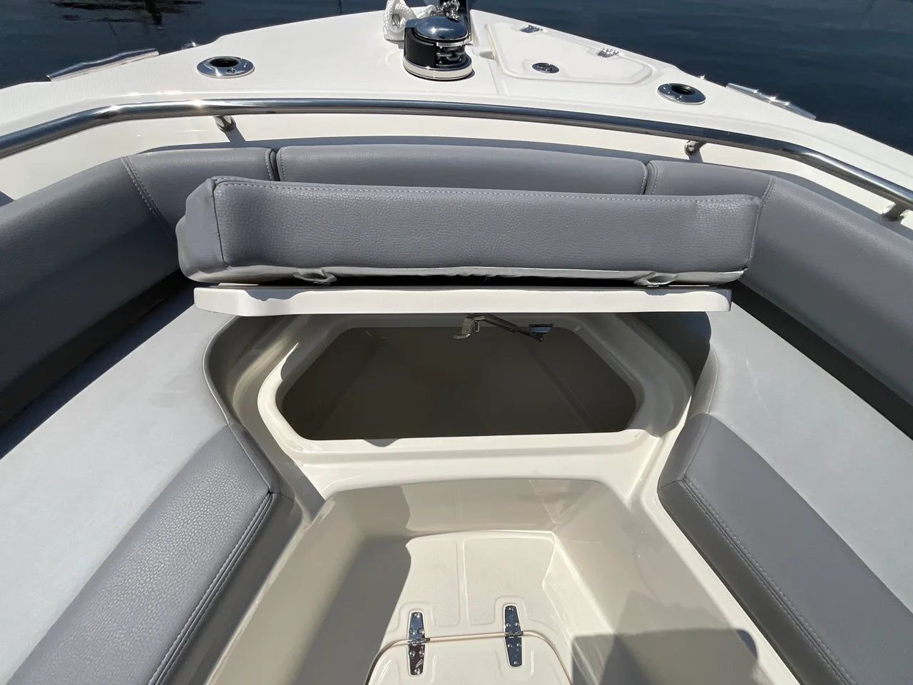 2027 Boston Whaler 250 Outrage 25.0 feet, Jacksonville Beach, Florida #17