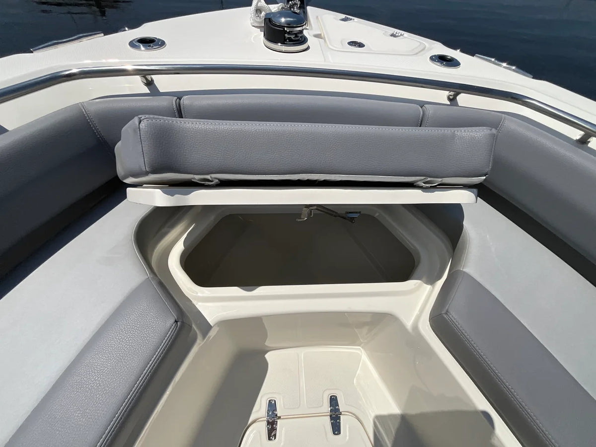 2027 Boston Whaler 250 Outrage 25.0 feet, Jacksonville Beach, Florida #17