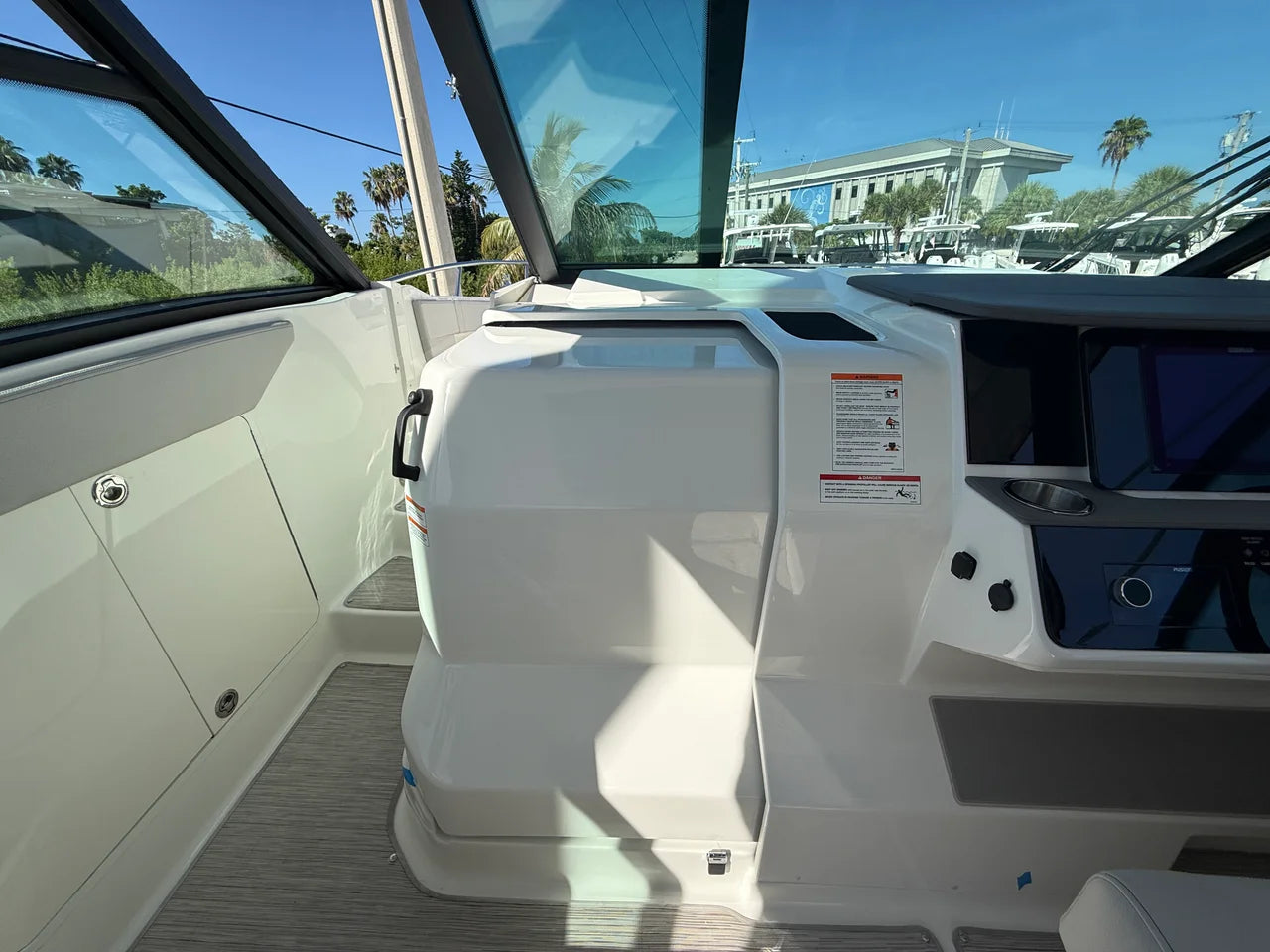 2027 Sea Ray Sundancer 320 Outboard 32.0 feet, Sarasota, FL #15