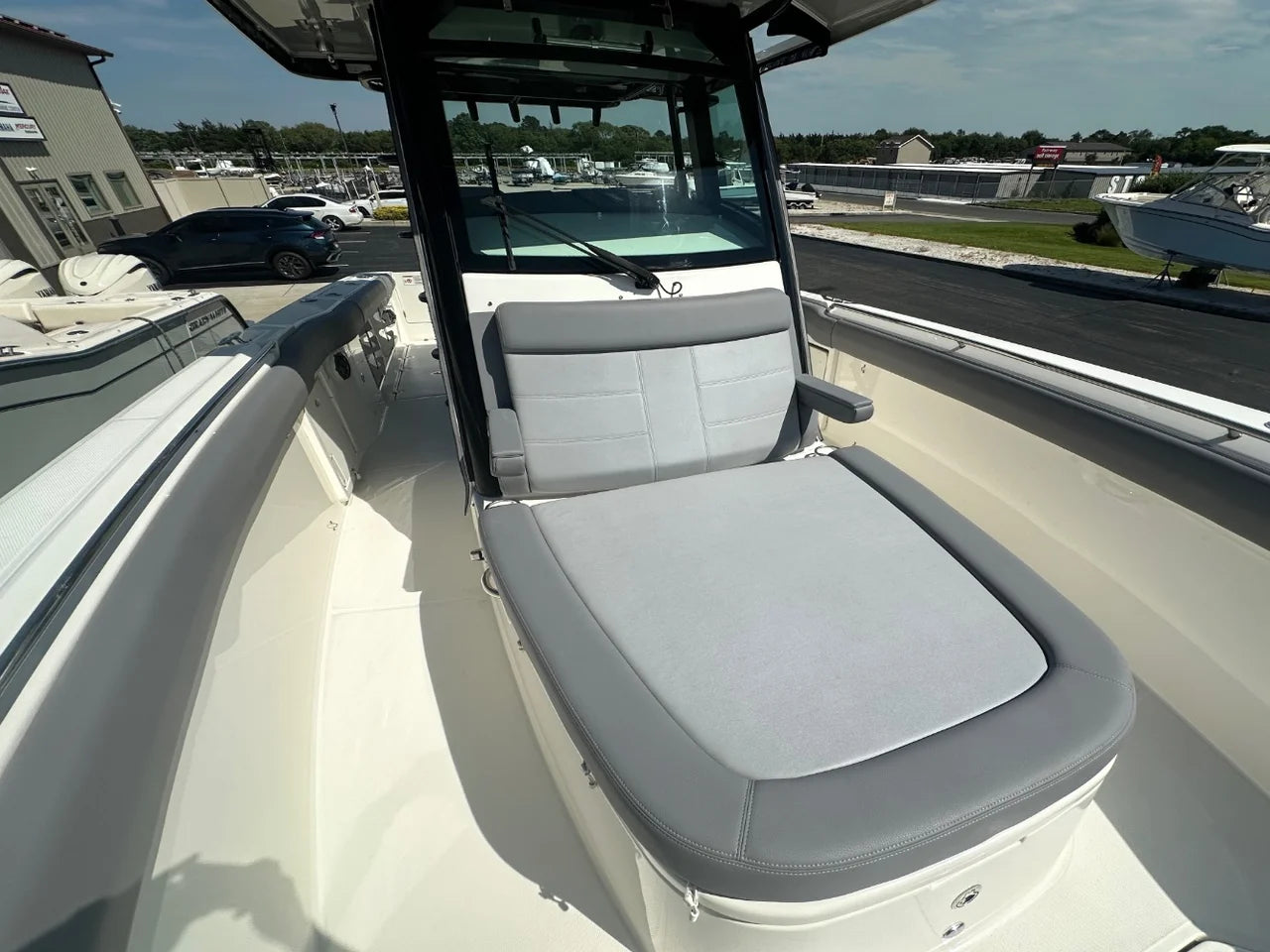 2024 Boston Whaler 330 Outrage 33.0 feet, Dennis, New Jersey #20