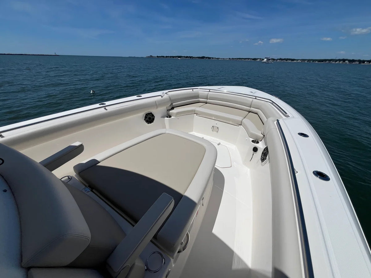2026 Boston Whaler 330 Outrage 33.0 feet, Westbrook, Connecticut #37