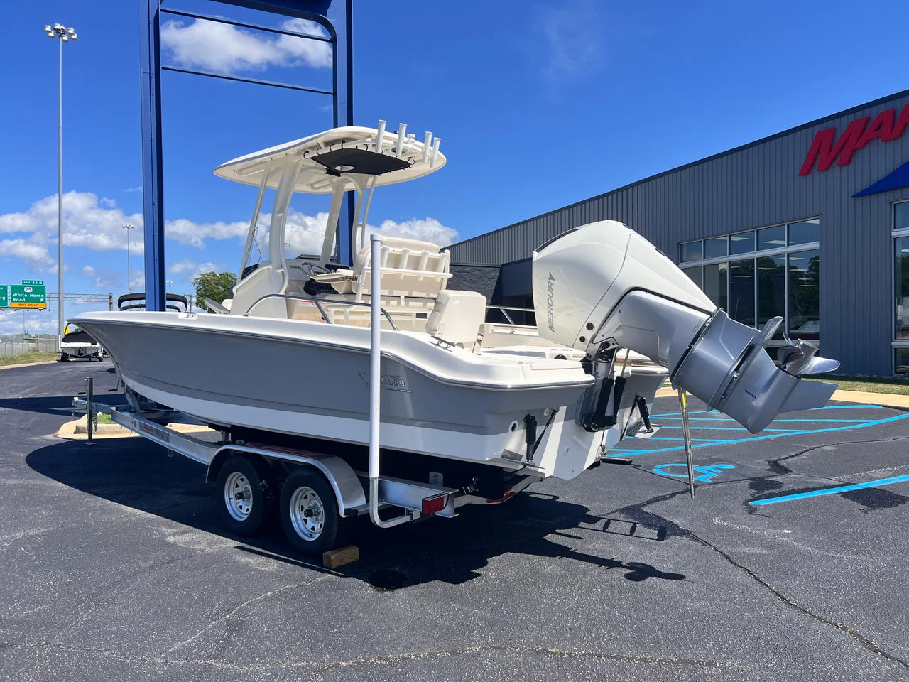 2026 Boston Whaler 250 Dauntless 25.0 feet, Greenville, SC #16
