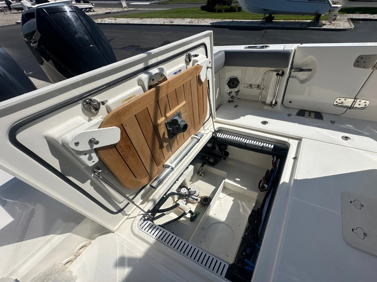 2024 Boston Whaler 330 Outrage 33.0 feet, Dennis, New Jersey #7