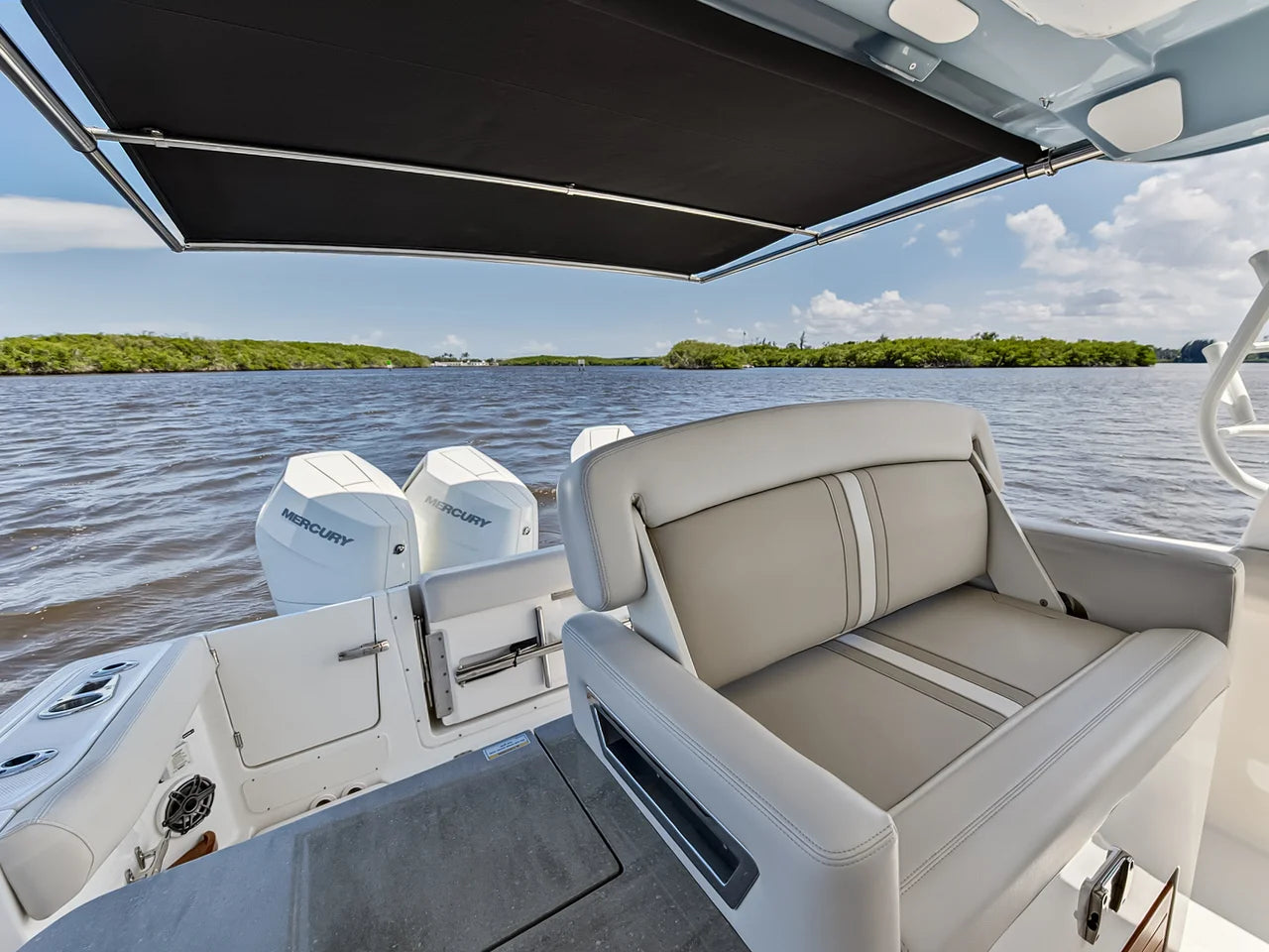 2025 Boston Whaler 350 REALM 35.0 feet, Stuart, Florida #88
