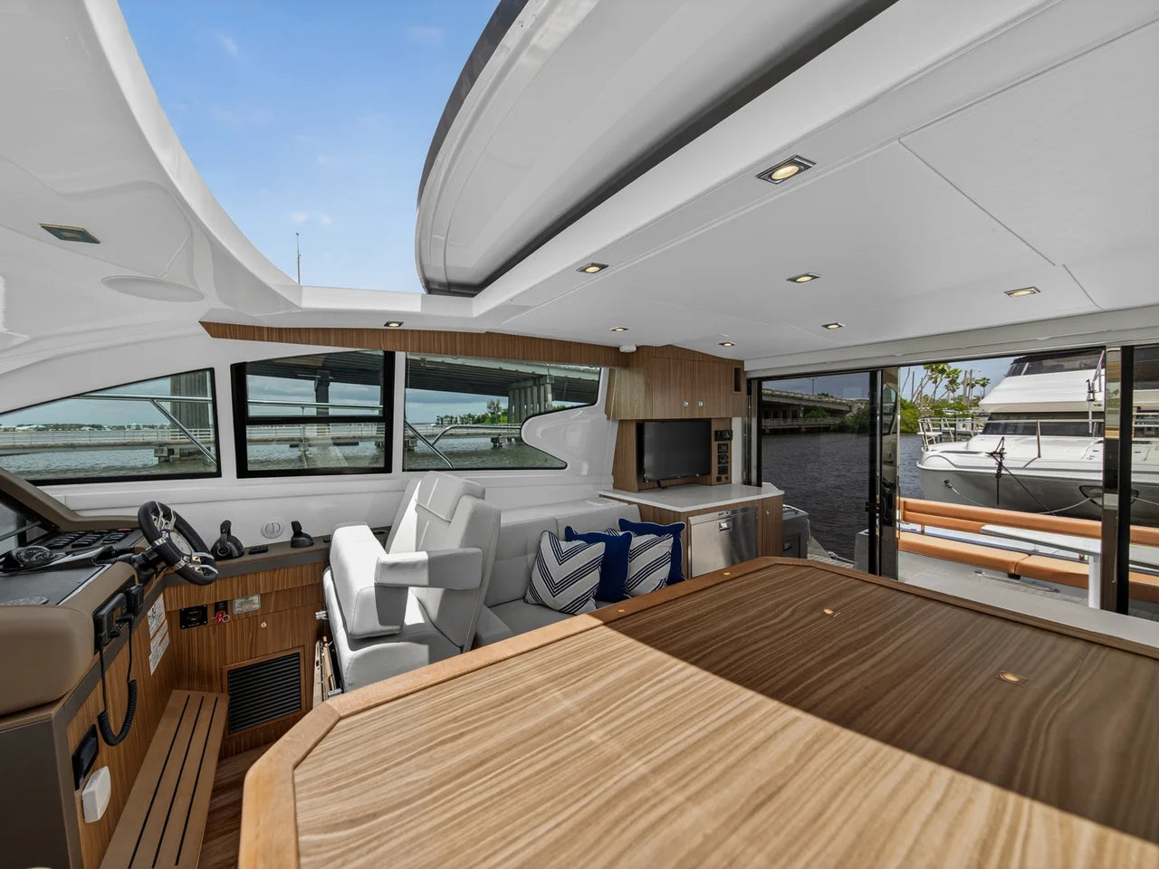 2026 Cruisers Yachts 46 Cantius 46.0 feet, Stuart, Florida #30