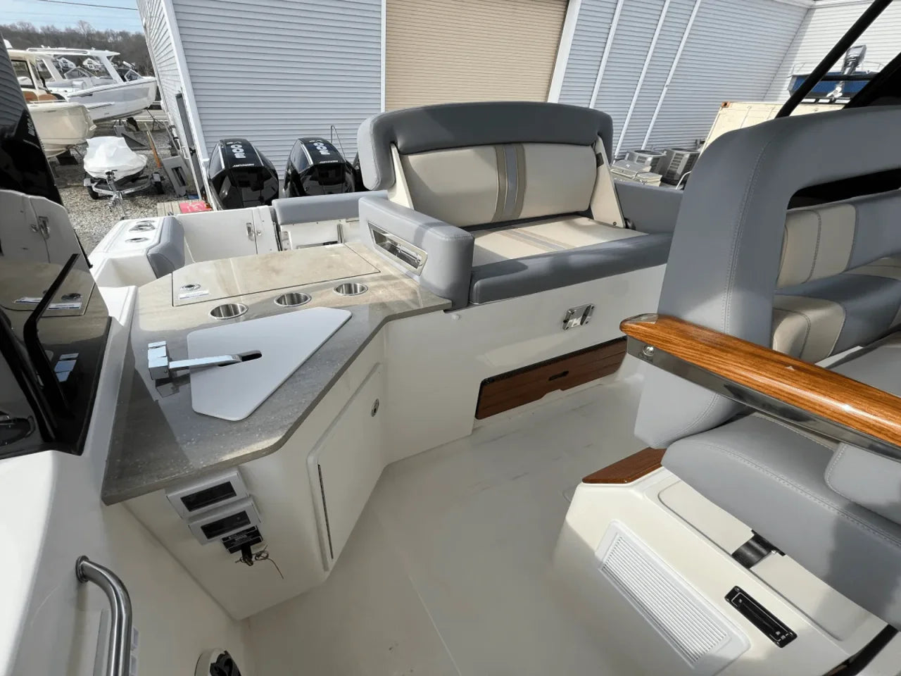 2025 Boston Whaler 350 REALM 35.0 feet, Quincy, MA #23
