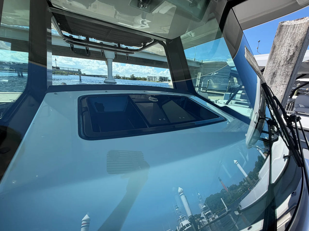 2026 Boston Whaler 330 Outrage 33.0 feet, Jupiter, Florida #47