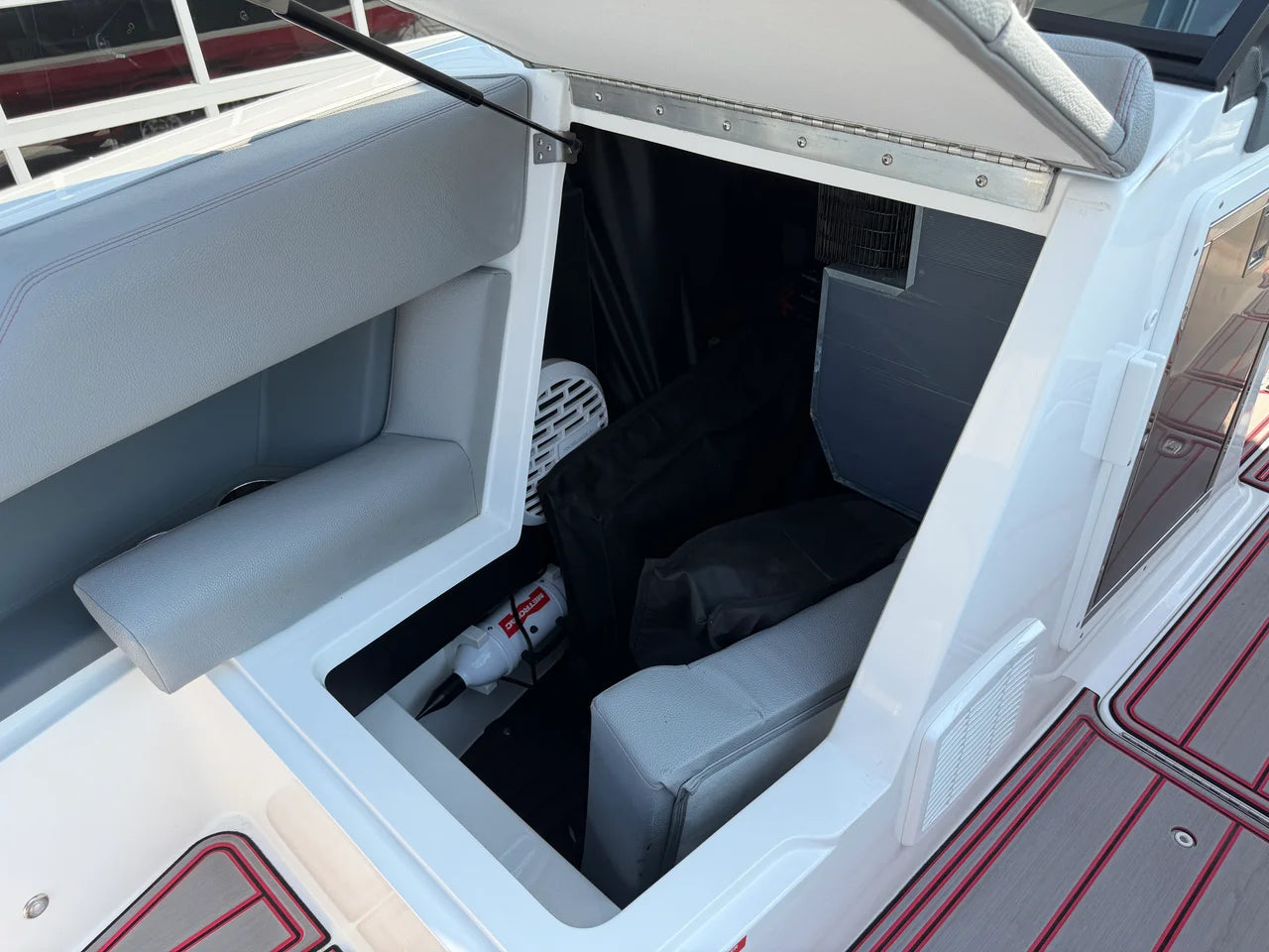 2022 Cobalt R30 30.0 feet, Lake Ozark, MO #37