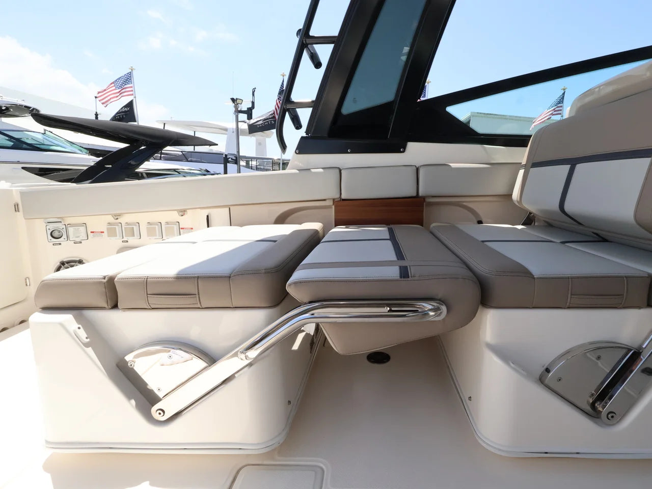 2026 Boston Whaler 330 Vantage 33.0 feet, Naples, Florida #17