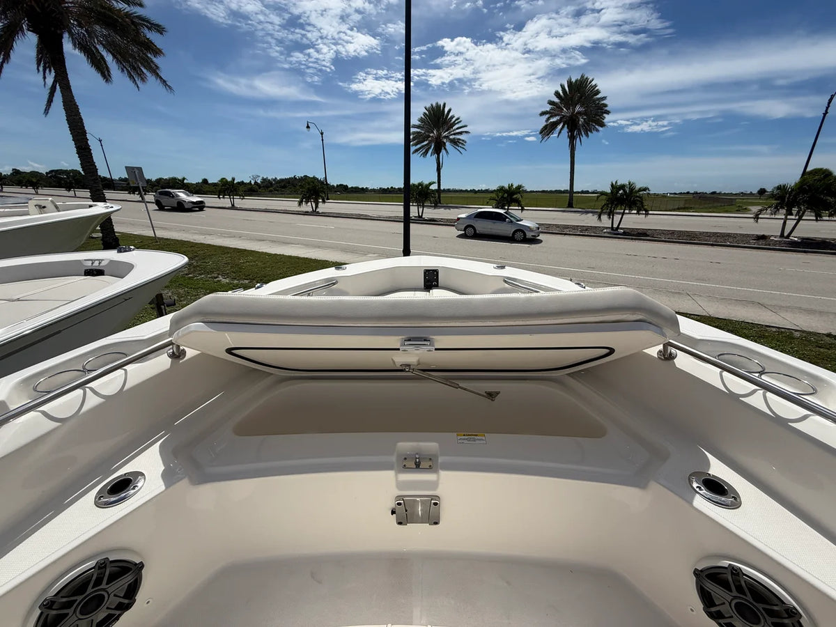 2027 Boston Whaler 220 Dauntless 22.0 feet, Venice, Florida #8
