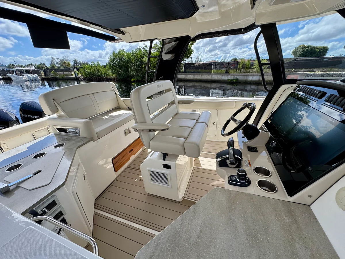 2023 Boston Whaler 350 REALM 35.0 feet, Fort Myers, FL #11
