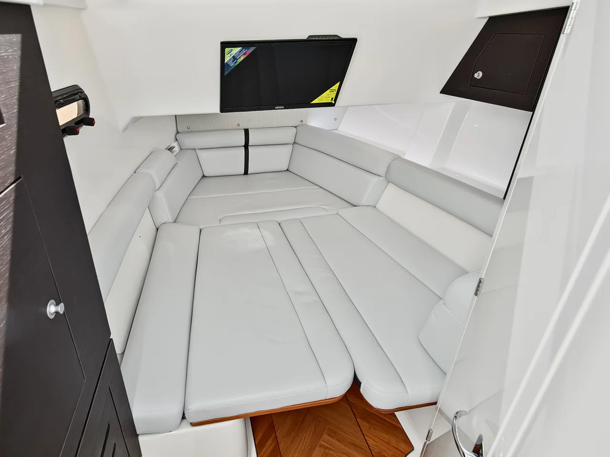 2025 Boston Whaler 350 REALM 35.0 feet, Stuart, Florida #29