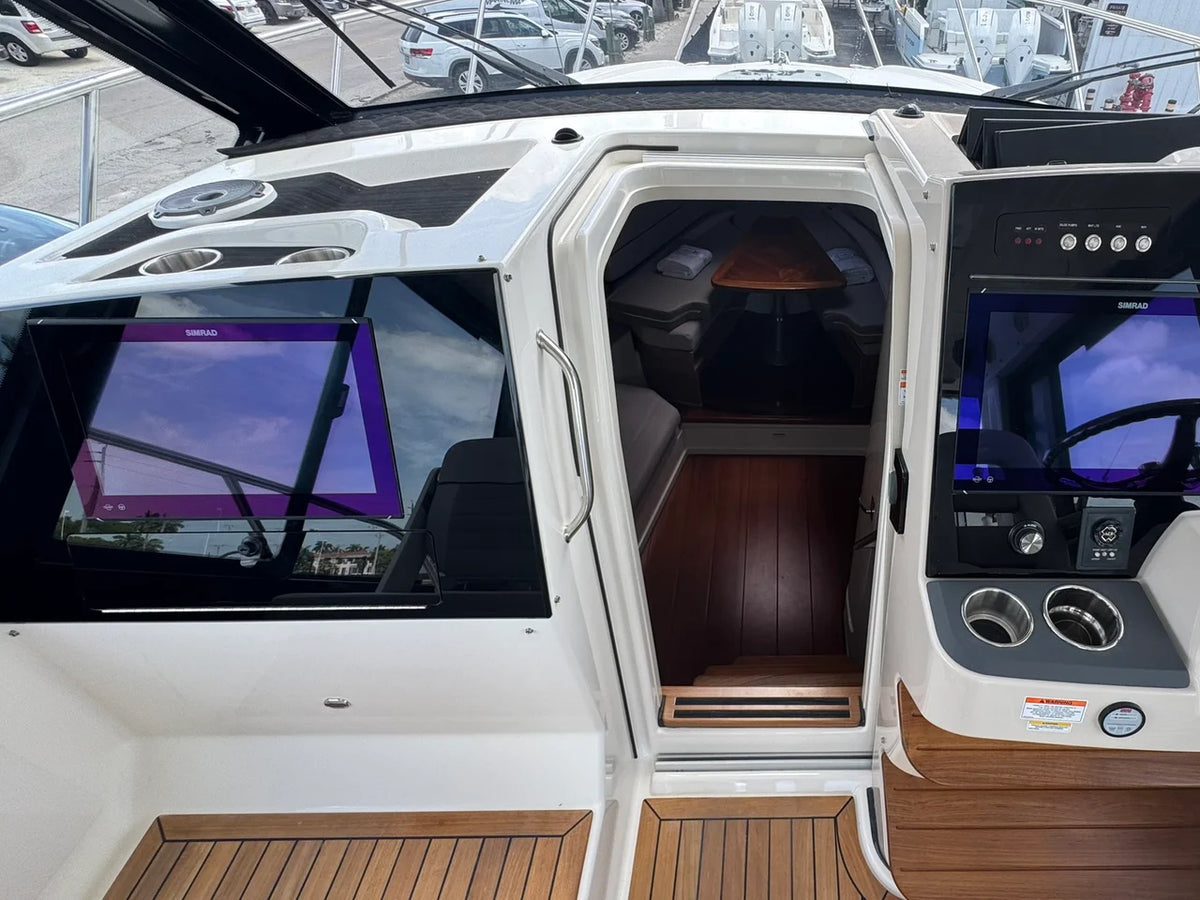 2025 Boston Whaler 365 Conquest 36.0 feet, Naples, Florida #49