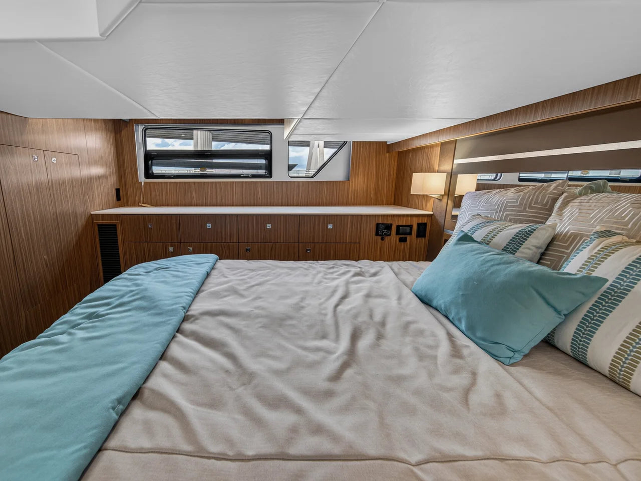 2026 Cruisers Yachts 46 Cantius 46.0 feet, Stuart, Florida #60