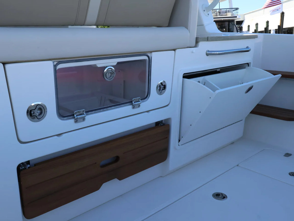 2027 Boston Whaler 350 Realm 35.0 feet, Naples, Florida #21