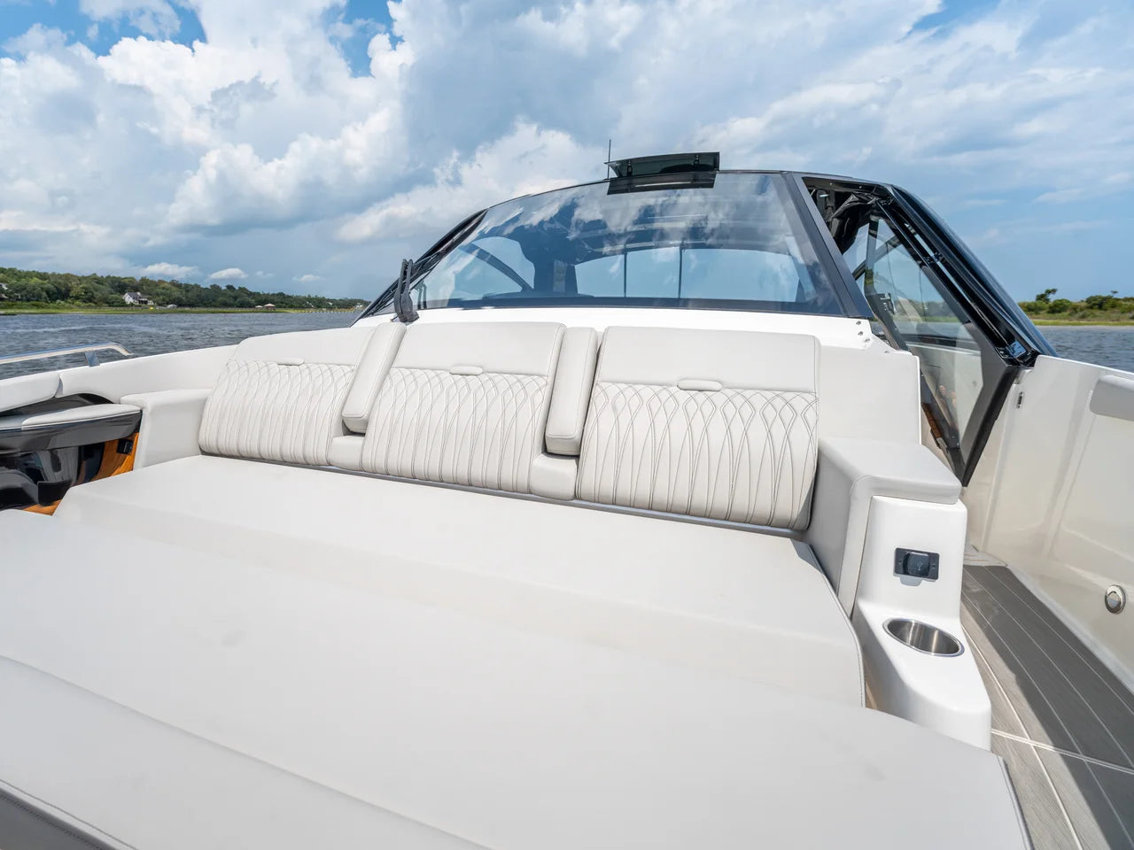 2026 Sea Ray Sundancer 370 Outboard 37.0 feet, Wrightsville Beach, North Carolina #48