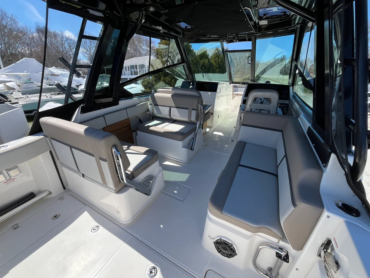 2026 Boston Whaler 330 Vantage 33.0 feet, Wakefield, RI #9