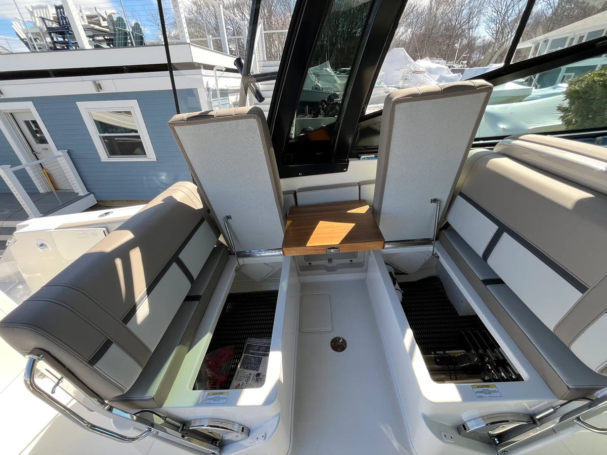 2026 Boston Whaler 330 Vantage 33.0 feet, Wakefield, RI #12
