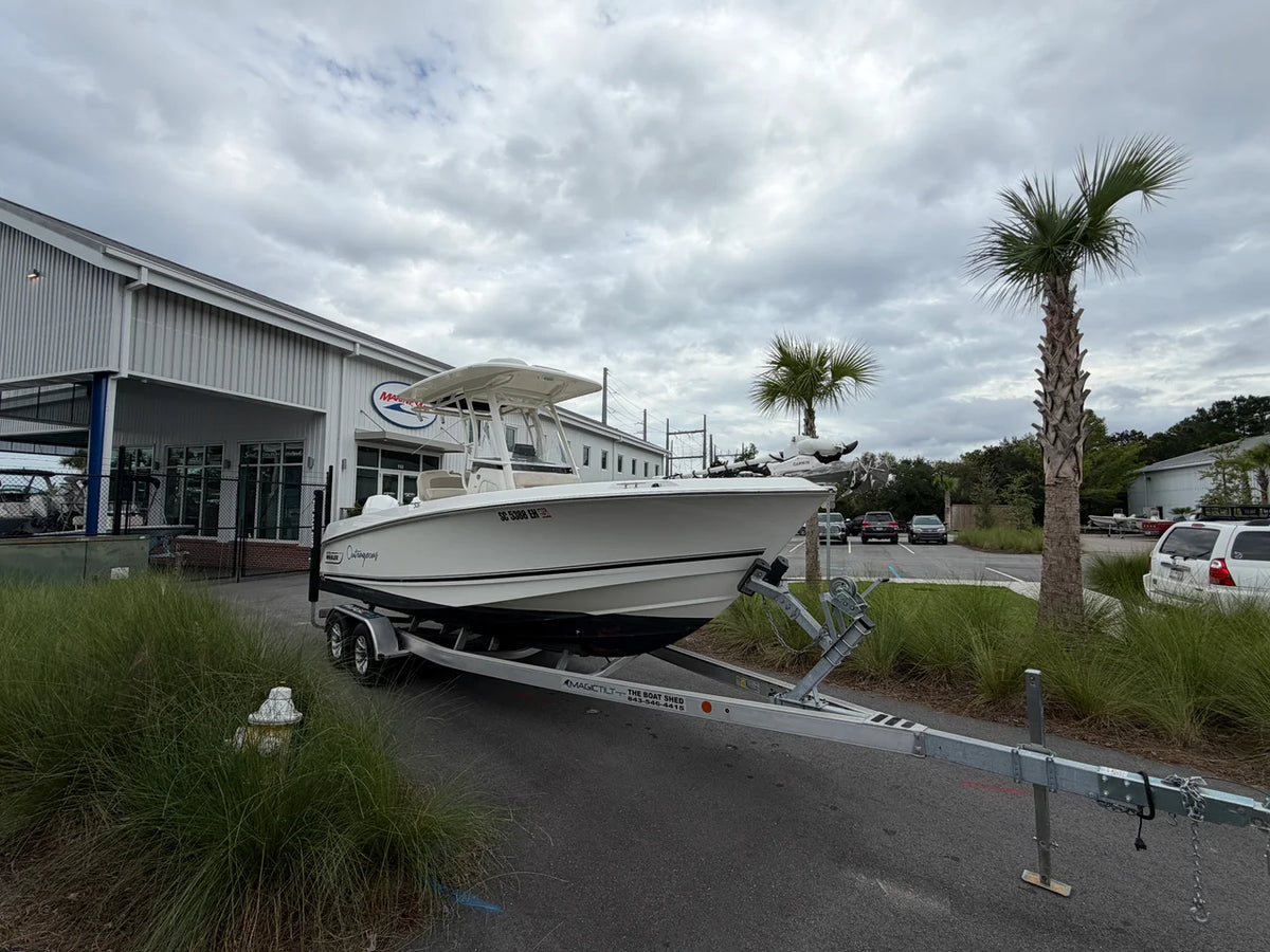 2018 Boston Whaler 230 OUTRAGE 23.0 feet, Charleston, SC #3