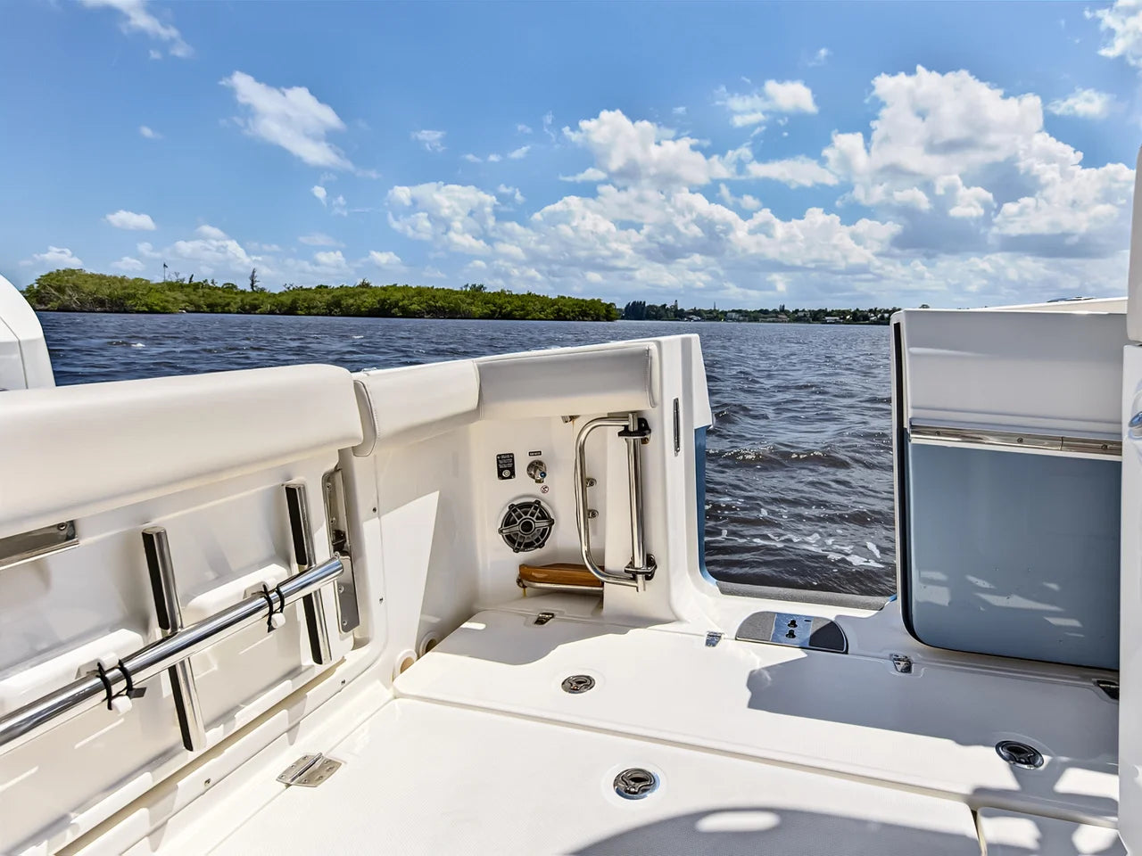 2025 Boston Whaler 350 REALM 35.0 feet, Stuart, Florida #68
