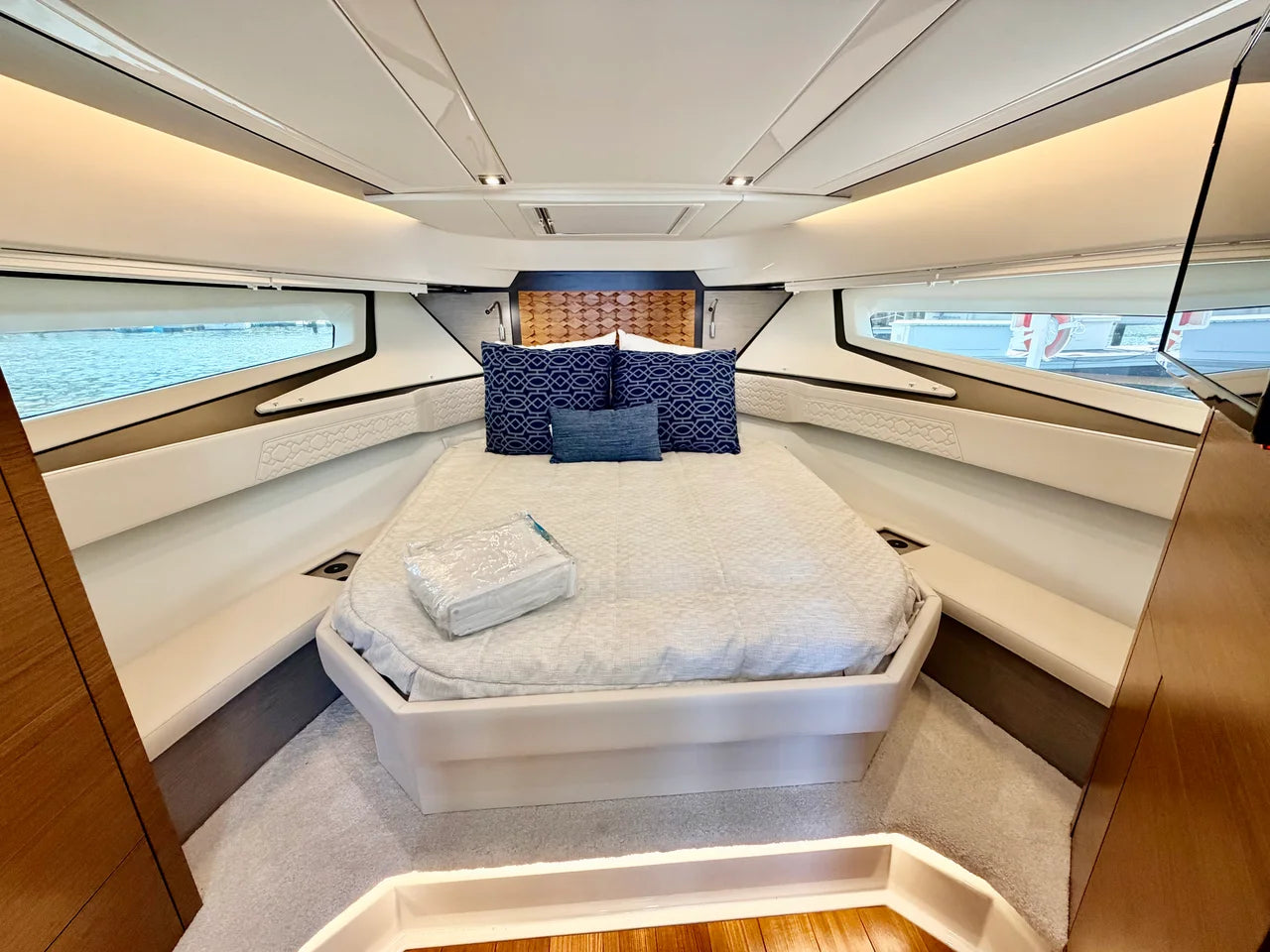 2022 Tiara Yachts 43 LE 43.0 feet, Jupiter, Florida #30
