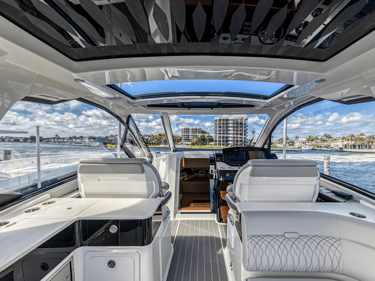 2022 Sea Ray 370 SUNDANCER OUTBOARD 37.0 feet, Highland Beach, FL, FL #70
