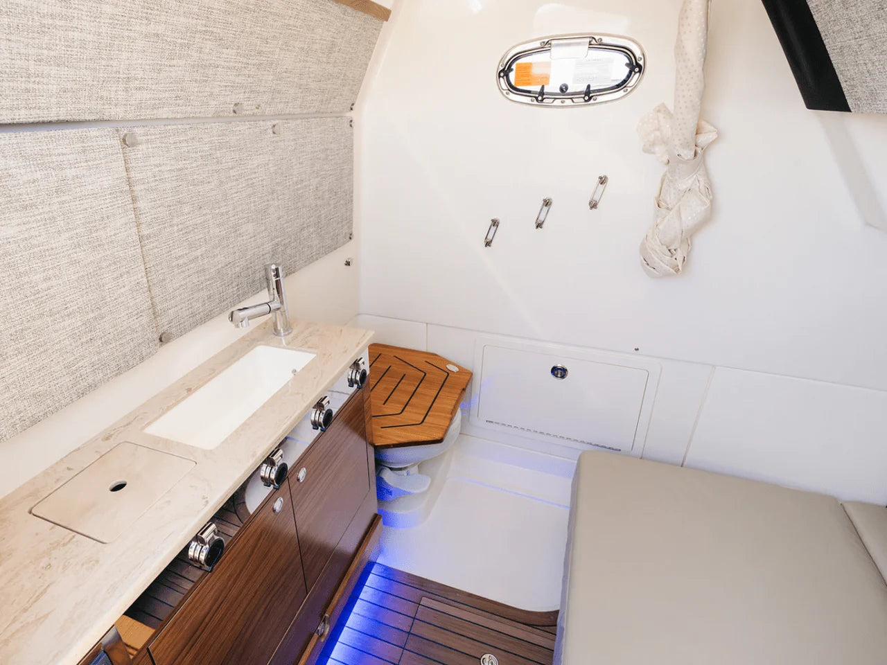 2025 Boston Whaler 360 Outrage 36.0 feet, Charleston, SC #11