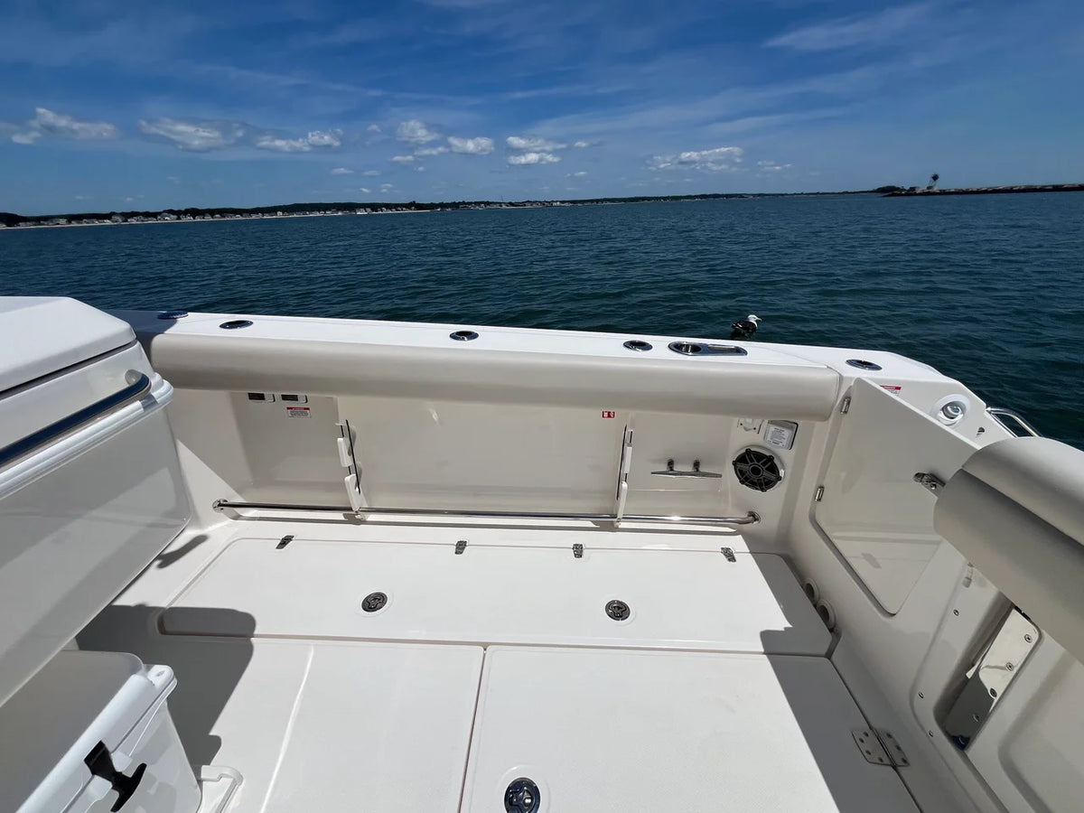 2026 Boston Whaler 330 Outrage 33.0 feet, Westbrook, Connecticut #23