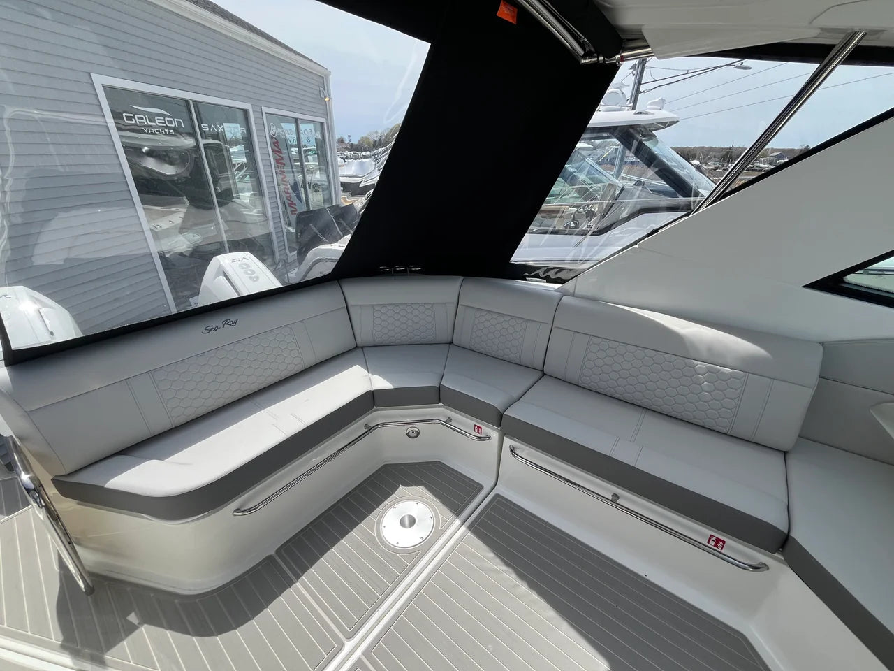 2026 Sea Ray Sundancer 320 Outboard 32.0 feet, Westbrook, Connecticut #8