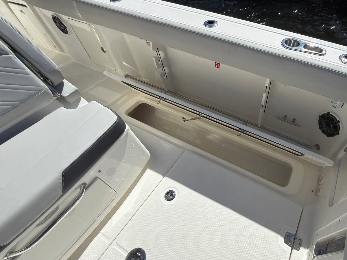 2027 Boston Whaler 330 Outrage 33.0 feet, Panama City, FL #37